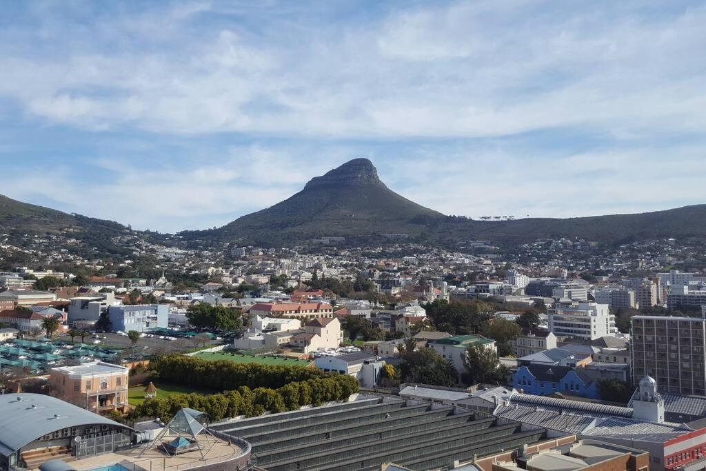 The Rose 105: Studio Apartment With Rooftop Pool Cape Town Exterior photo