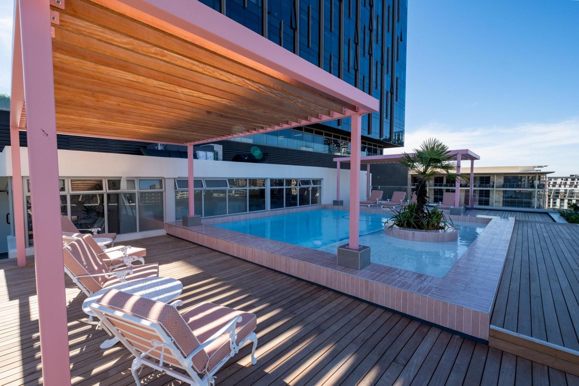 The Rose 105: Studio Apartment With Rooftop Pool Cape Town Exterior photo